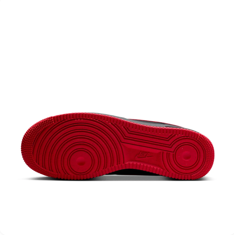 Nike Black & Red Low-Top Lace-Up Sneakers