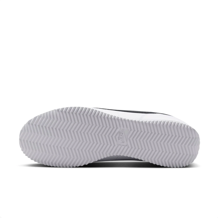 Nike White & Black Retro Low-Top Lace-Up Sneakers